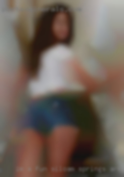 I'm a fun Siloam Springs, Arkansas loving bisexual female.